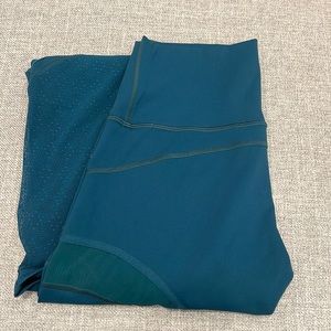 Lululemon green leggings mesh in the sides